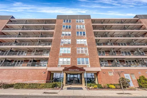 1 E Broadway #5S, Long Beach, NY 11561
