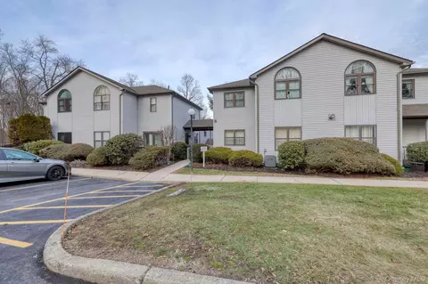 86 Albert Ct, Monroe, NY 10950