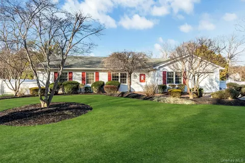84 Strathmore Village Dr, South Setauket, NY 11720