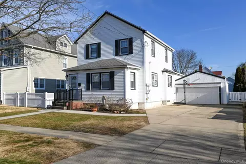 81 Irving Ave, Floral Park, NY 11001