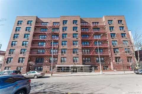 87-70 173rd St #7H, Jamaica, NY 11432