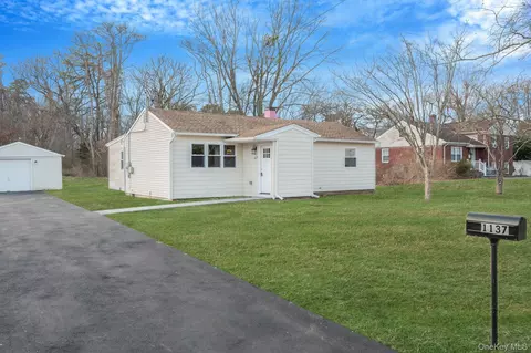1137 Nugent Ave, Bay Shore, NY 11706