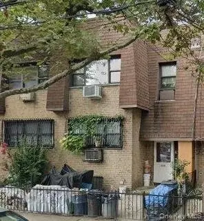 600 Pine St, Brooklyn, NY 11208