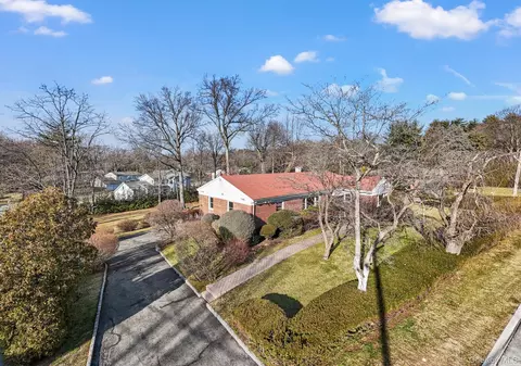 1 Cherry Ln, Greenburgh, NY 10583