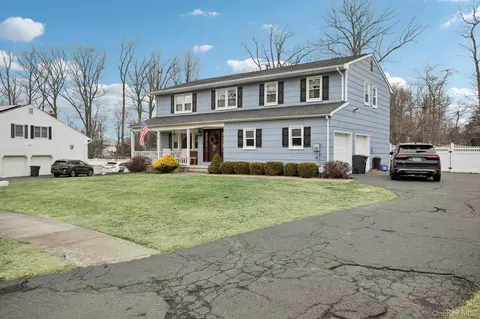 44 Minuteman Cir, Orangetown, NY 10962
