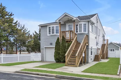 10 Fulton St E, East Rockaway, NY 11518