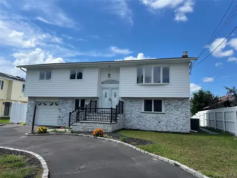 107 Beverly Rd, Massapequa, NY 11758