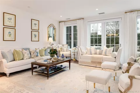 15 Kensington Rd #109, Bronxville, NY 10708
