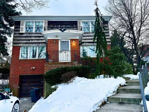 180-44 Grand Central Pkwy, Jamaica, NY 11432