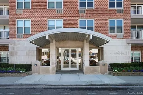 410 E Broadway #2X, Long Beach, NY 11561