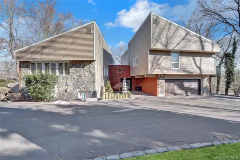 Exterior - 2 Riverview Ter, Smithtown, NY 11787 photo 2 of 7