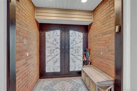 Entry Way - 2 Riverview Ter, Smithtown, NY 11787 photo 1 of 3
