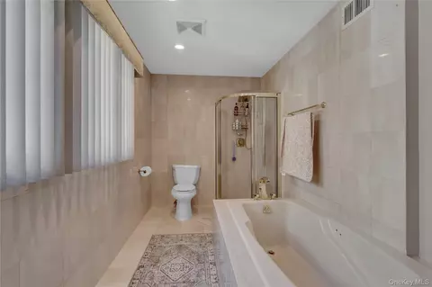 Bath - 2 Riverview Ter, Smithtown, NY 11787 photo 2 of 8