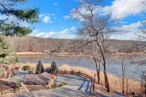 View/Area - 2 Riverview Ter, Smithtown, NY 11787 photo 1 of 3