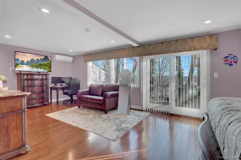 Bedroom - 2 Riverview Ter, Smithtown, NY 11787 photo 3 of 8