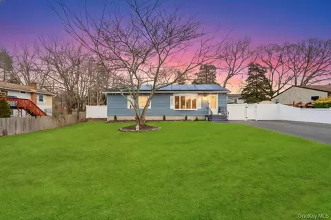 85 Craft Rd, Centereach, NY 11720