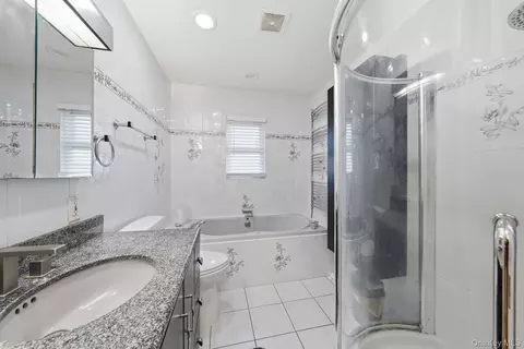 295 Union Ave, Lynbrook, NY 11563