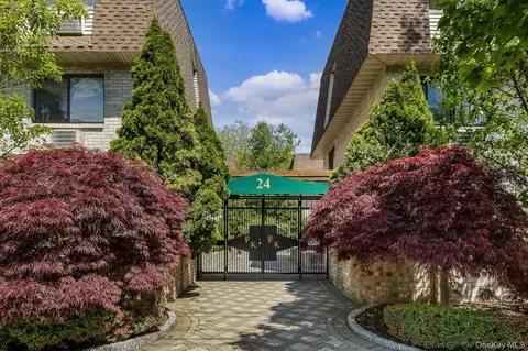 24 Carhart Ave #217, White Plains, NY 10605