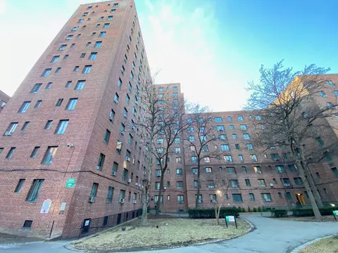 1604 Metropolitan Ave #8F, New York, NY 10462