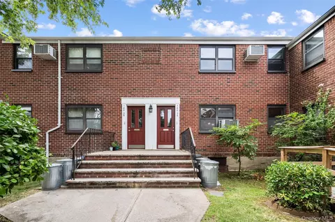 160-24 17th Ave #1, Whitestone, NY 11357