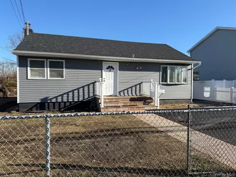 447 Albany Ave, Amityville, NY 11701
