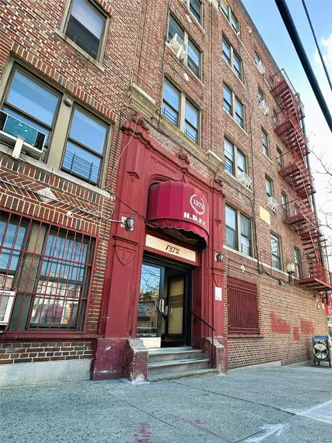 1372 Shakespear Ave #2H, New York, NY 10452