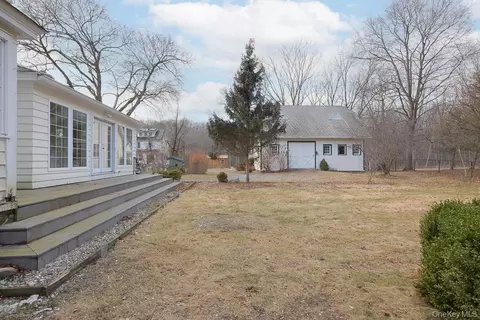 102 W Wiley St, Maybrook, NY 12543 photo 3