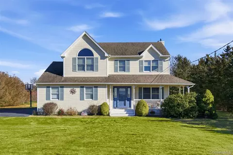 5750 Aldrich Ln, Mattituck, NY 11952
