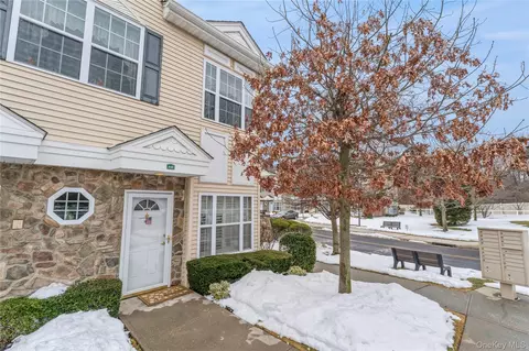 448 Winter Pl, East Meadow, NY 11554