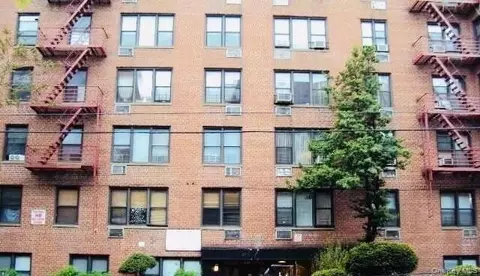 83-30 Vietor Ave #413, New York, NY 11373