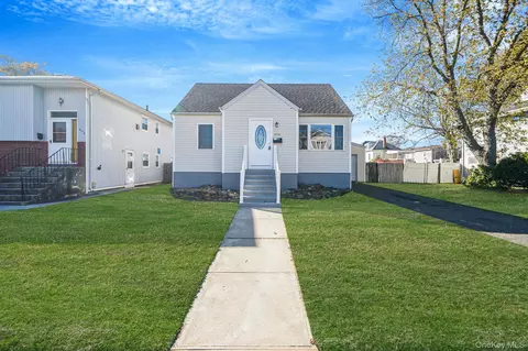 470 Miller Ave, Freeport, NY 11520