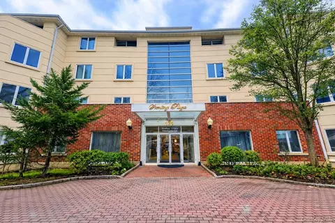 171 Great Neck Rd #2K, North Hempstead, NY 11021