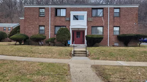 19 Lawrence Dr #A, White Plains, NY 10603