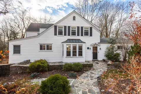 25 Roxbury Rd, Greenburgh, NY 10583
