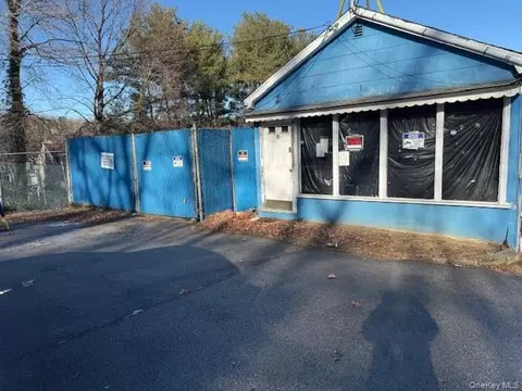 214 Dobbs Ferry Rd, Greenburgh, NY 10607