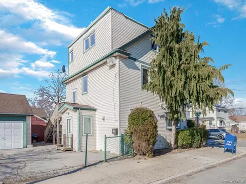 618 Jennings Ave, West Hempstead, NY 11552