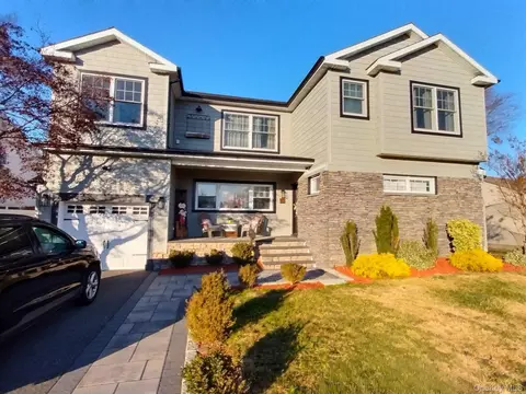 166 Daniel Rd N, Massapequa, NY 11758