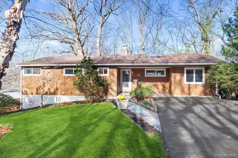 34 Western Dr, Greenburgh, NY 10502