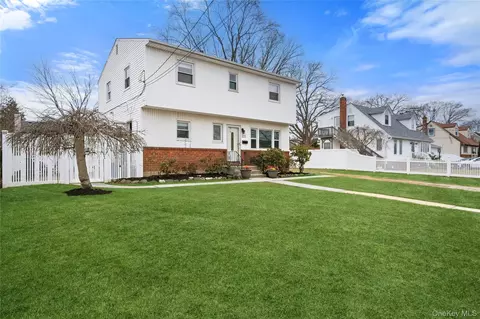 299 28th St, Copiague, NY 11726