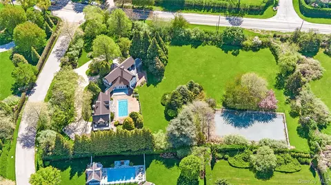 19 And 33 Bridgefield Rd, Bridgehampton, NY 11932