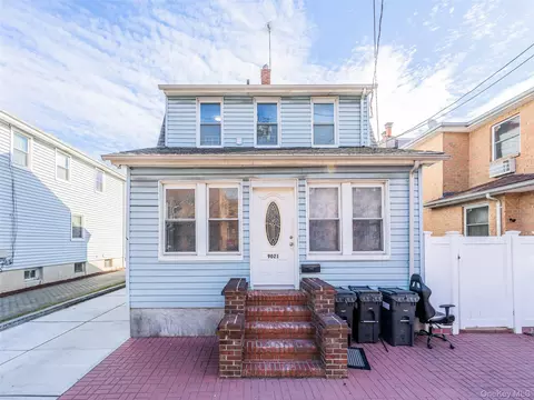 90-21 Winchester Blvd, New York, NY 11428