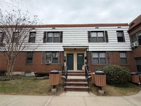 71-17 Park Dr E #B, Flushing, NY 11367