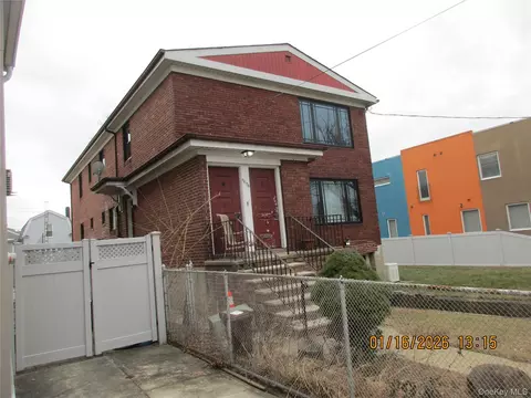 6656 75th St, Middle Village, NY 11379