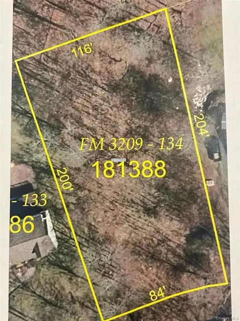 20 Hickory Ln, Beekman, NY 12564