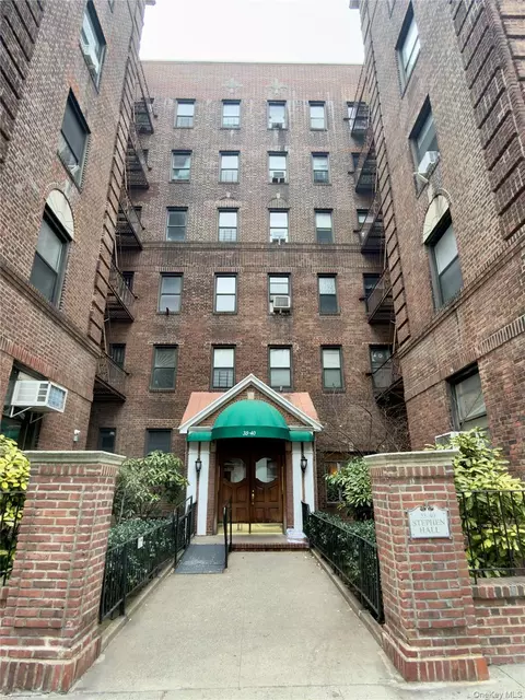 35-40 82 St #6C, New York, NY 11372