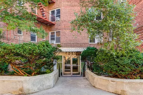42-25 80th St #5B, New York, NY 11373