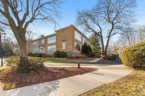 520 Ashford Ave #18, Greenburgh, NY 10502