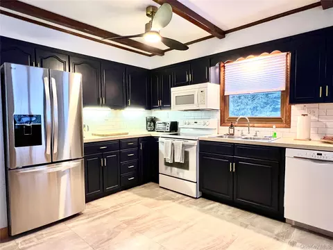 Kitchen - 34 Old Rd, Windham, NY 12496 photo 1 of 2