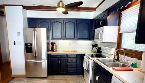 Kitchen - 34 Old Rd, Windham, NY 12496 photo 2 of 2