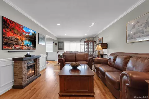 7 E Lawrence Park Dr #8, Orangetown, NY 10968